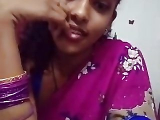 cute girl in saree doing sefles.mp4